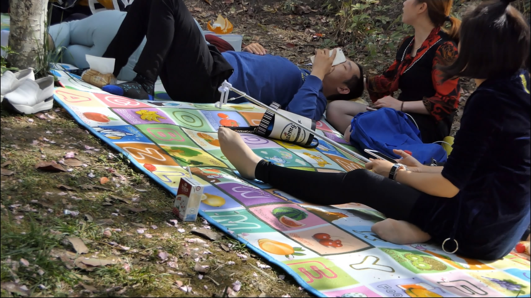 streetsnapnylon[00 02 04][20181208 230217 0]